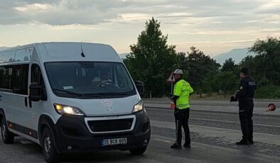 35 DÜZENSİZ GÖÇMEN VE 5 ORGANİZATÖR YAKALANDI  