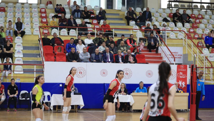 PAMUKKALE KADIN VOLEYBOL TAKIMI GRUP ŞAMPİYONU