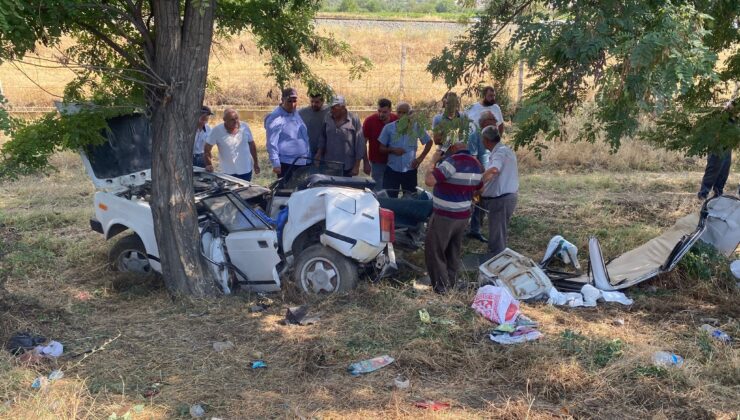 DENİZLİ’DE İKİ OTOMOBİL ÇARPIŞTI: 1 ÖLÜ, 1 YARALI